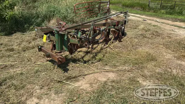 Oliver 565