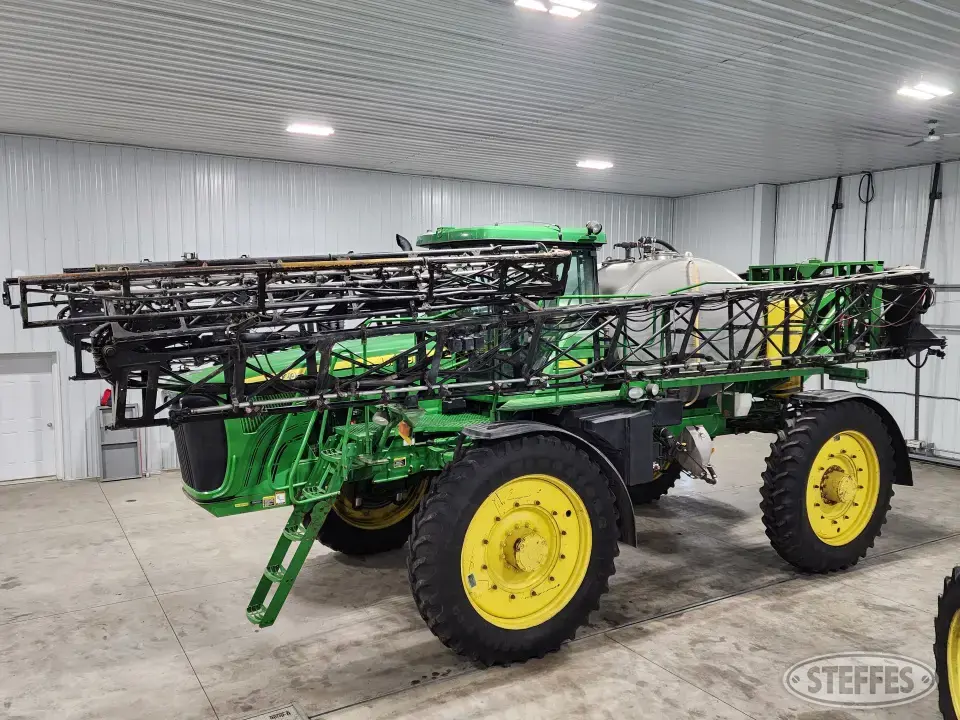2005 John Deere 4920 Self-Propelled Sprayer