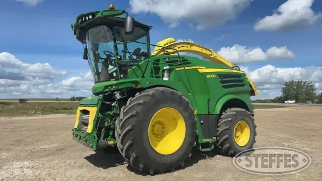 2015 John Deere 8600