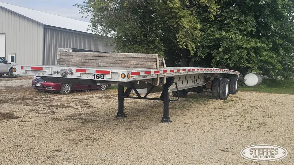2004 Manac Semi Flatbed Trailer