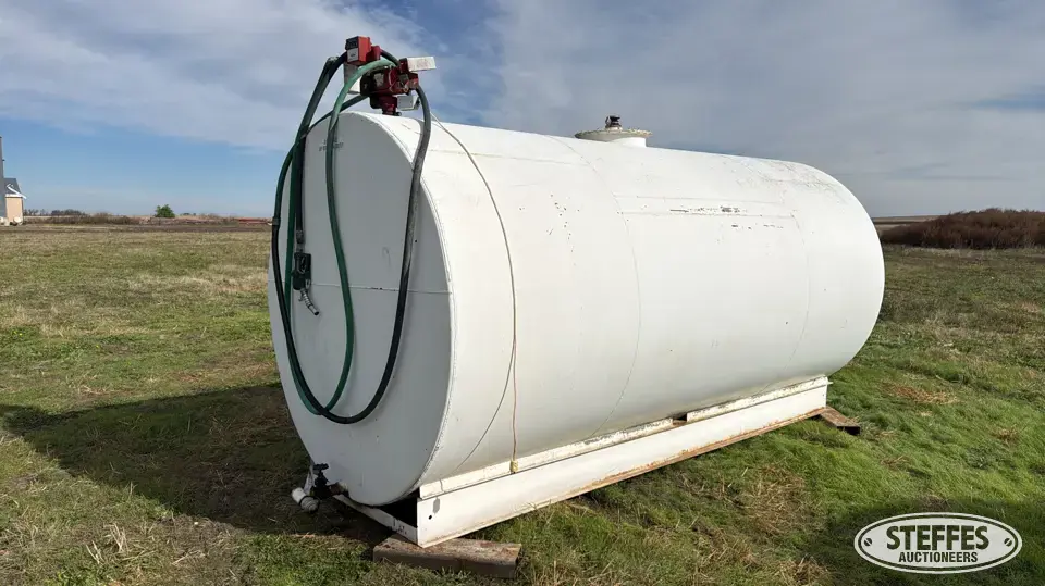 4,000 gal. fuel tank