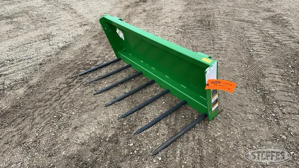 2022 Frontier AM40F Tractor Loaders and Attachment