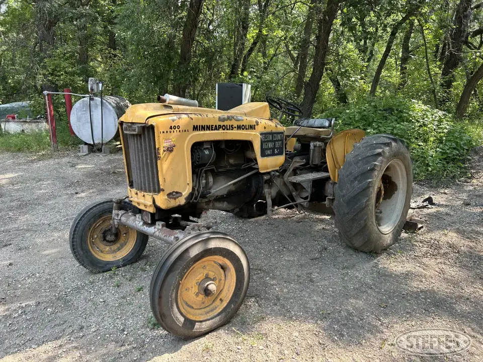 Minneapolis-Moline Big Mo 400 Collectible Tractor