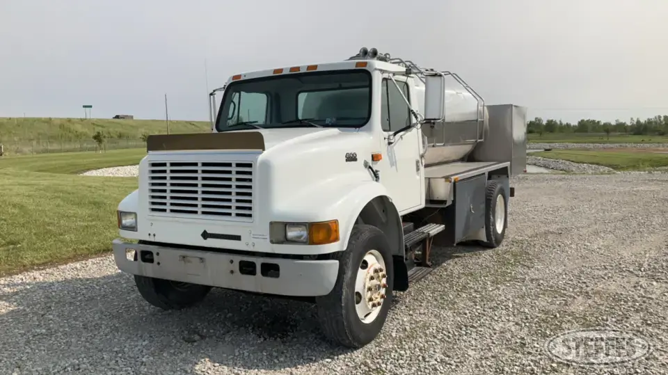 1998 International 4900 Tank Truck