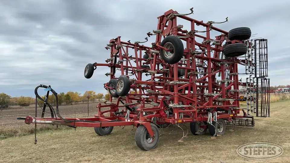 2012 Wil-Rich QX2 Field Cultivator