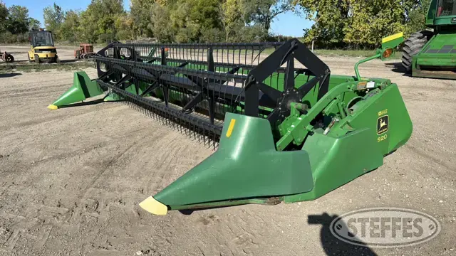1999 John Deere 920