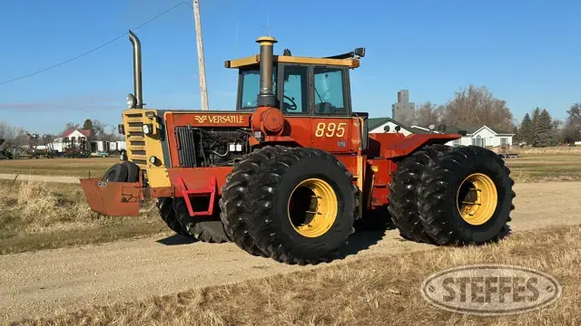 1982 Versatile 895