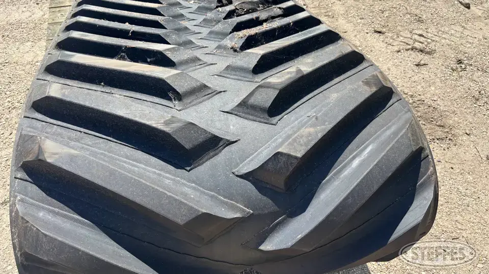 John Deere 9RX track