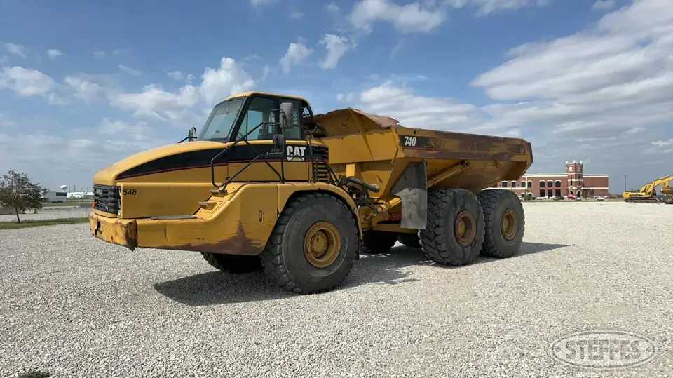 2005 CAT 740 Dump Truck