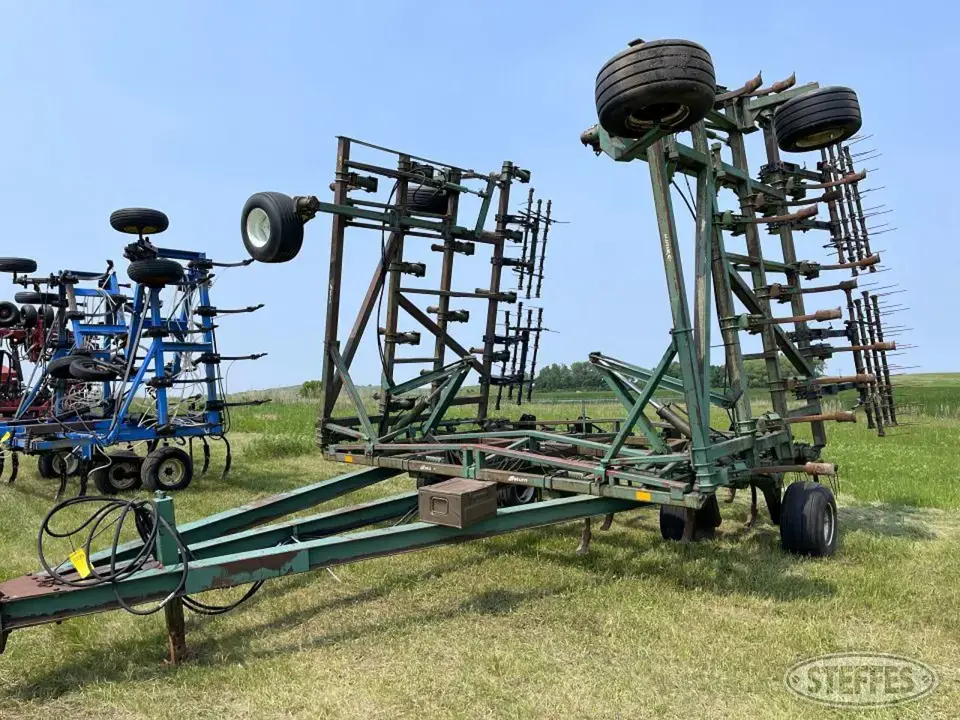 Saturn Chisel Plow