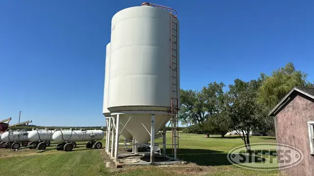 Friesen hopper bin