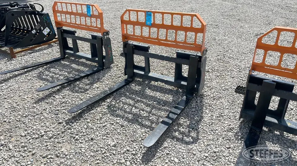 Land Honor PF-11-3500G Skid Steer Fork