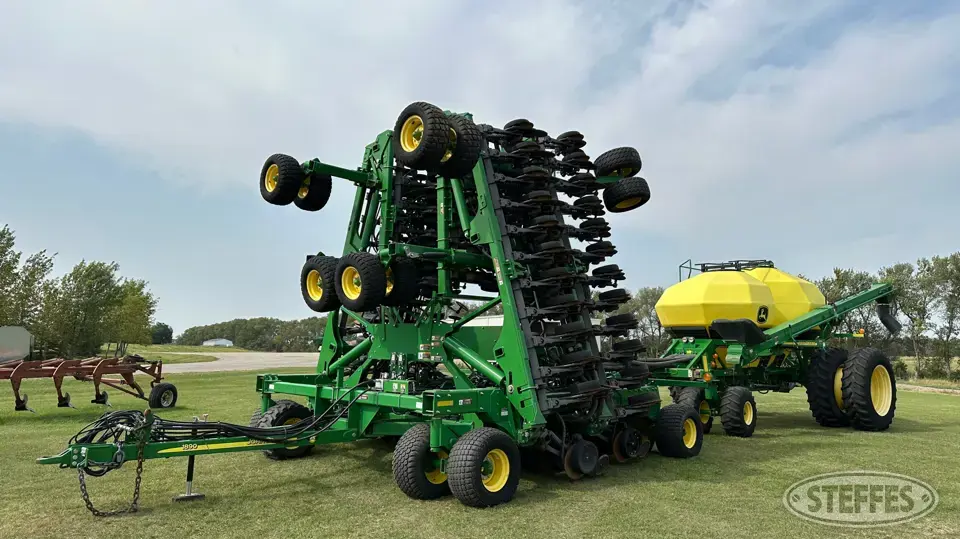 2012 John Deere 1890 Air Drills and Air Seeder