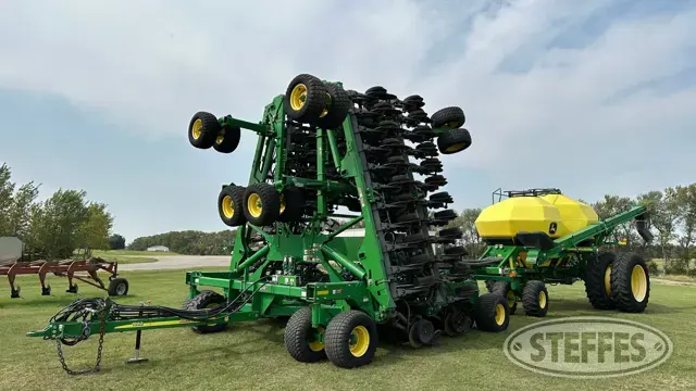 2012 John Deere 1890