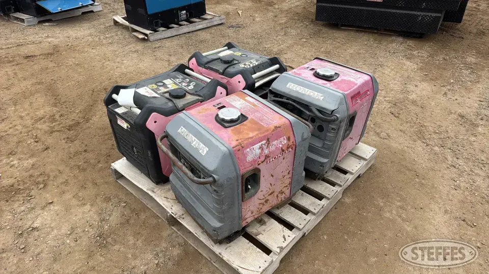 (4) Honda Inverters Generators Less Than 10 kW