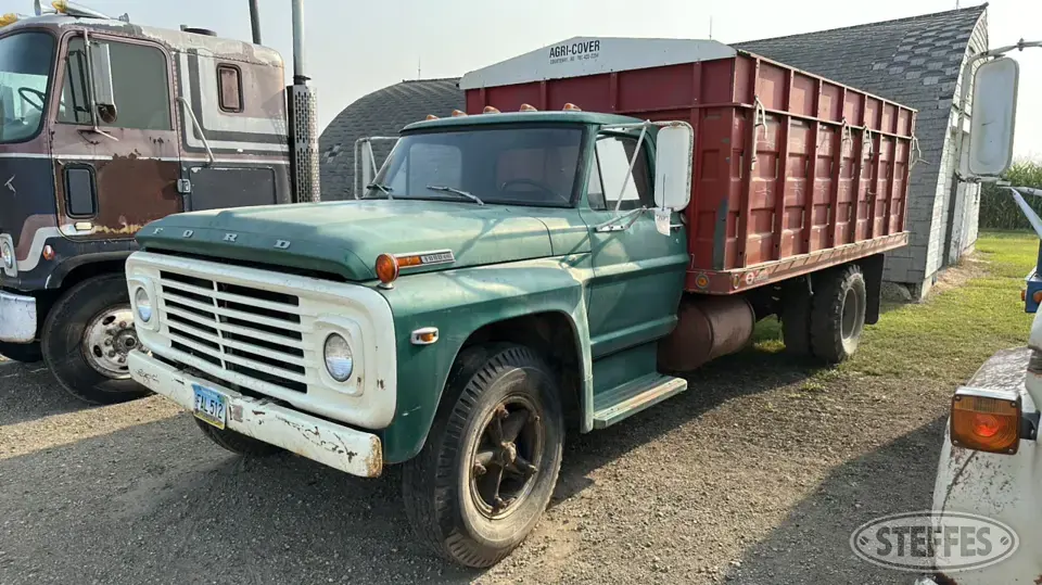 1970 Ford 600 Single Axle Boxed Truck