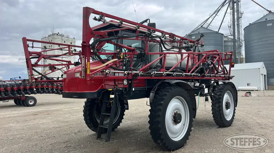 2001 Case IH SPX4260 Self-Propelled Sprayer