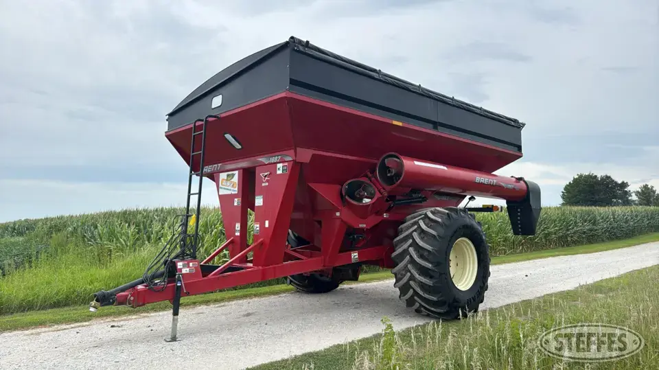 2010 Brent 1082 Grain Cart