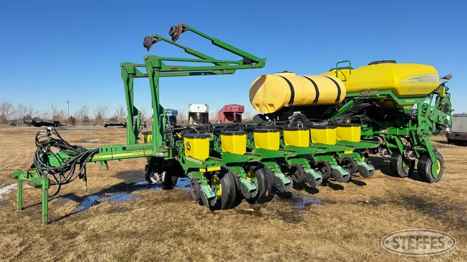 2002 John Deere 1770NT 12 or More Row Planter