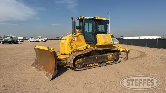 2017 Komatsu D61EX-24