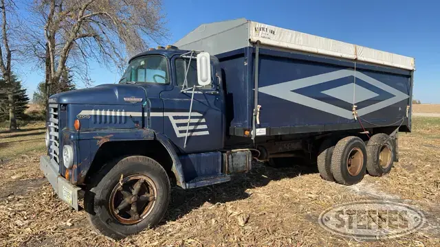 1966 Dodge C700