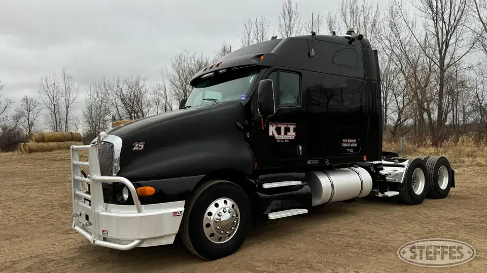 2008 Kenworth T2000 Conventional Truck with Sleeper