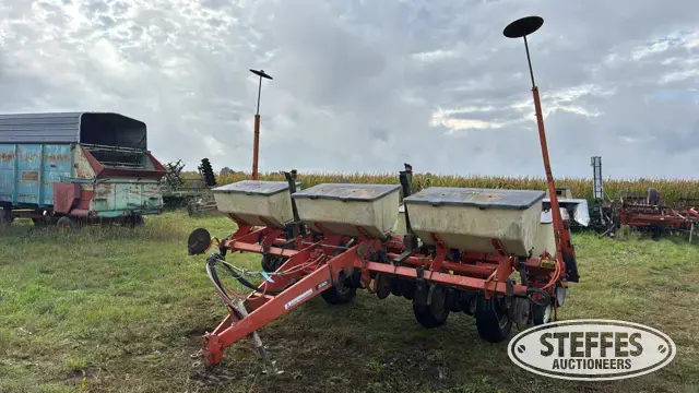 Allis-Chalmers 330 planter