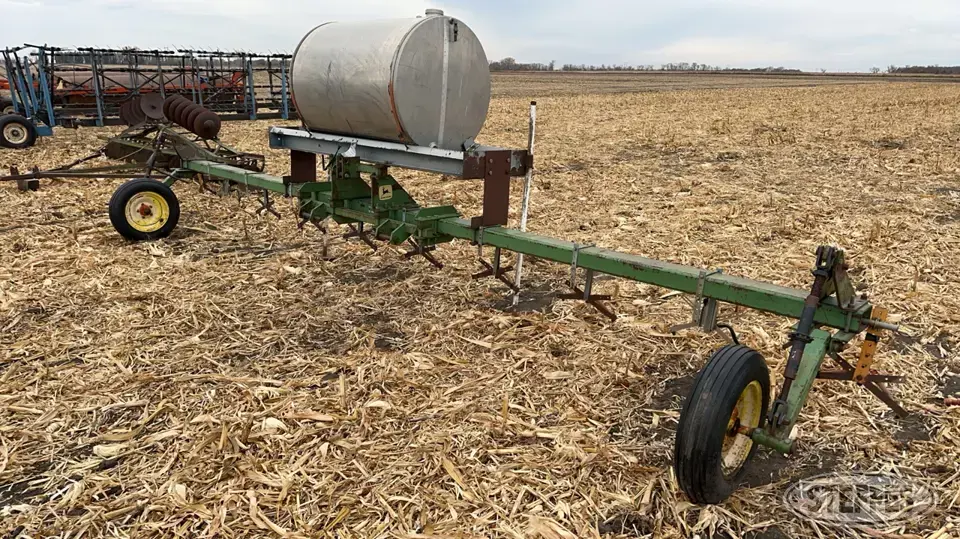 Shop-built band sprayer Pull-Type Sprayer