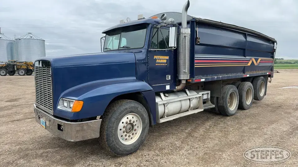 1989 Freightliner FLD120 Tri-Axle Boxed Truck