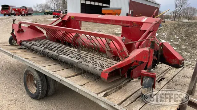 International 810