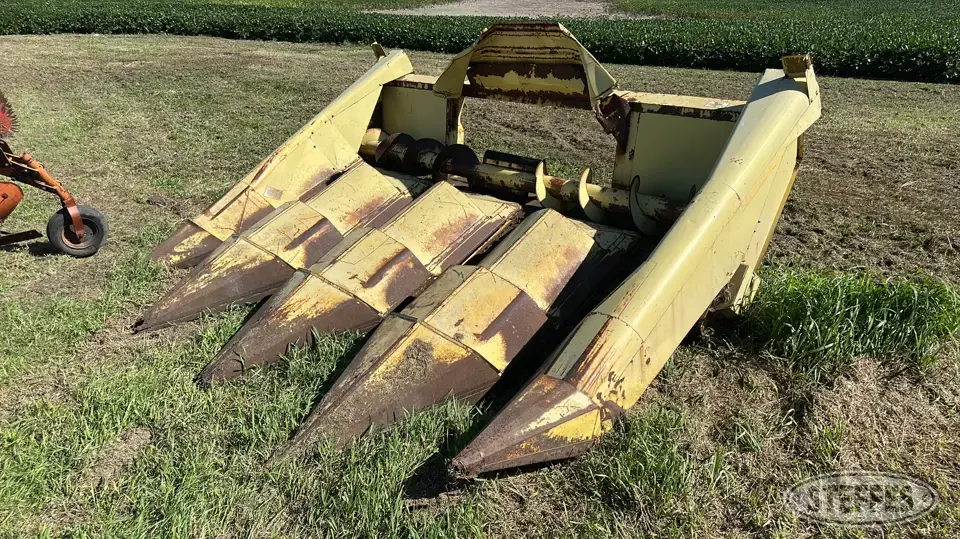 New Holland corn head