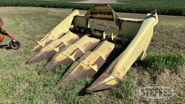 New Holland corn head