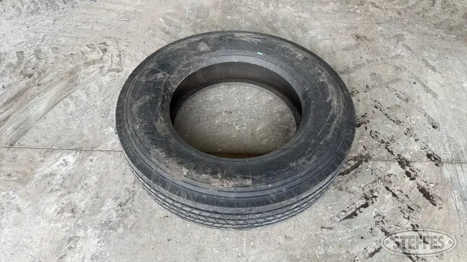 (1) Kapsen HS205 285/75R24.5 tire Truck Tire