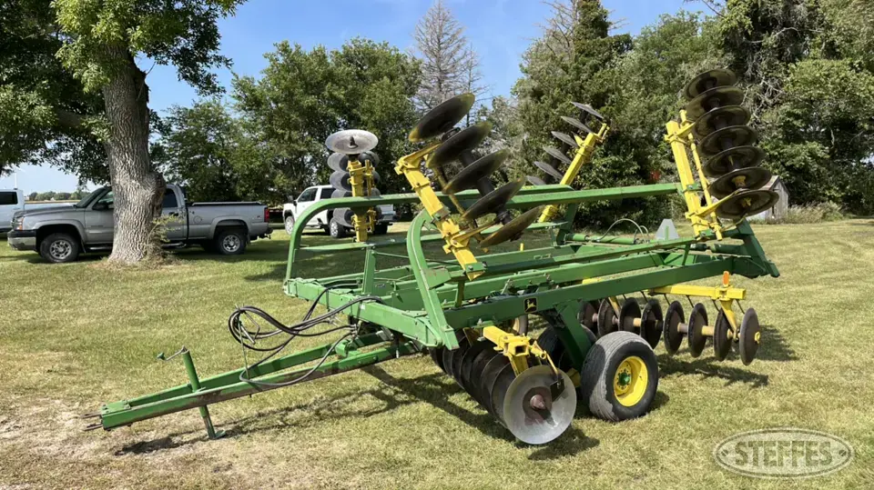 John Deere 230 Disc