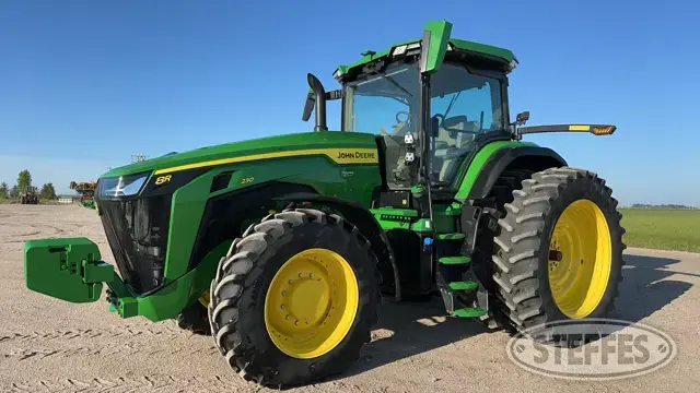 2022 John Deere 8R 230