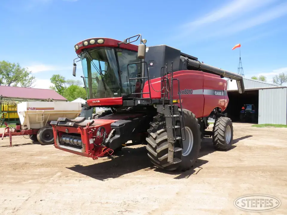 2004 Case IH 8010 Combine