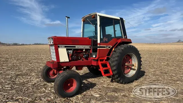 1976 International 1086