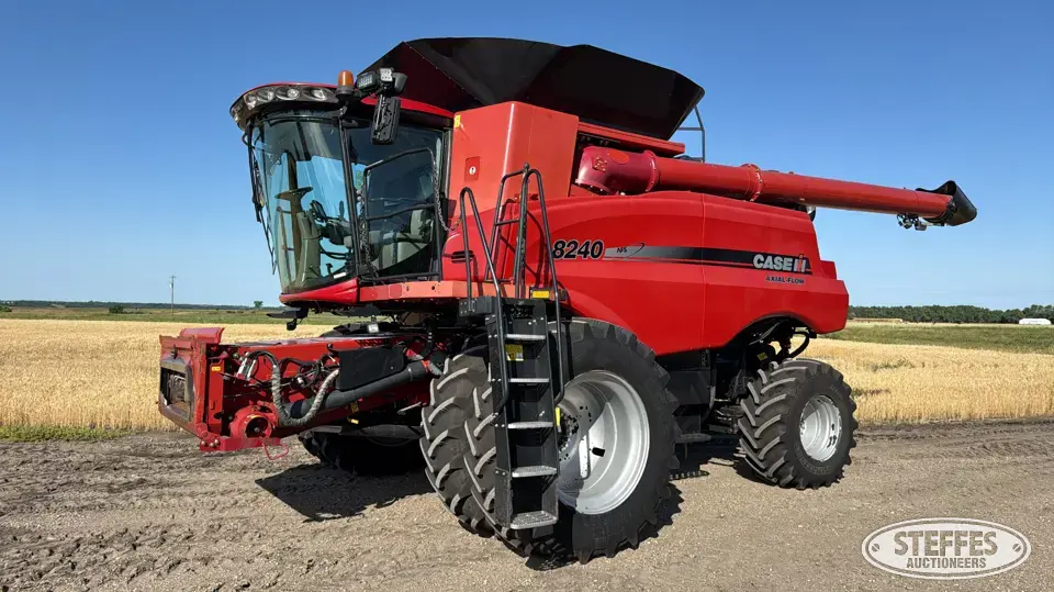 2015 Case IH 8240 Combine