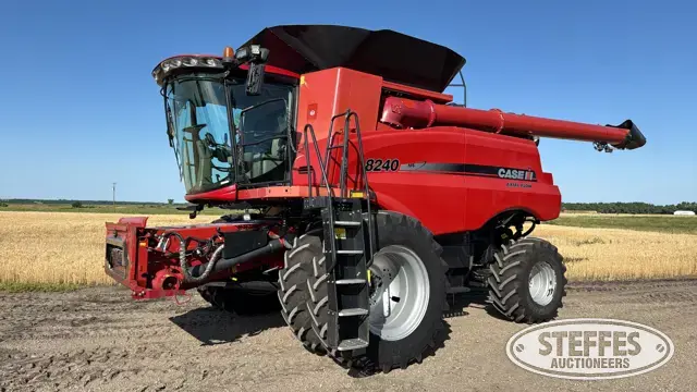 2015 Case IH 8240