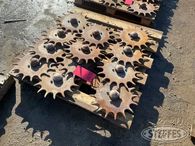 (12) Martin TW3815 closing wheels