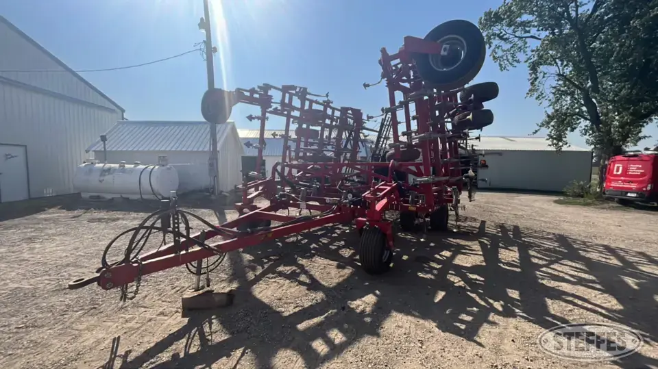 Wil-Rich QX2 Field Cultivator
