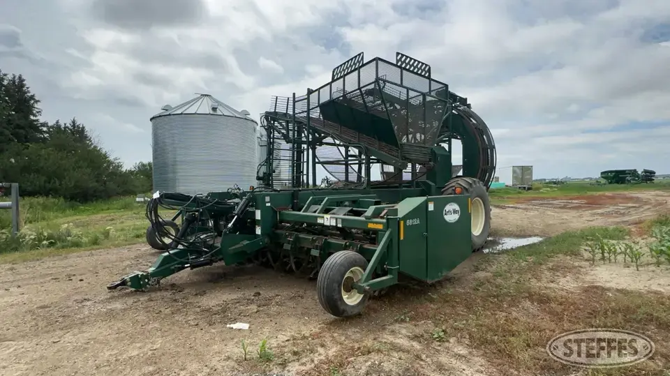 Art's Way 6812A Sugarbeet Harvester