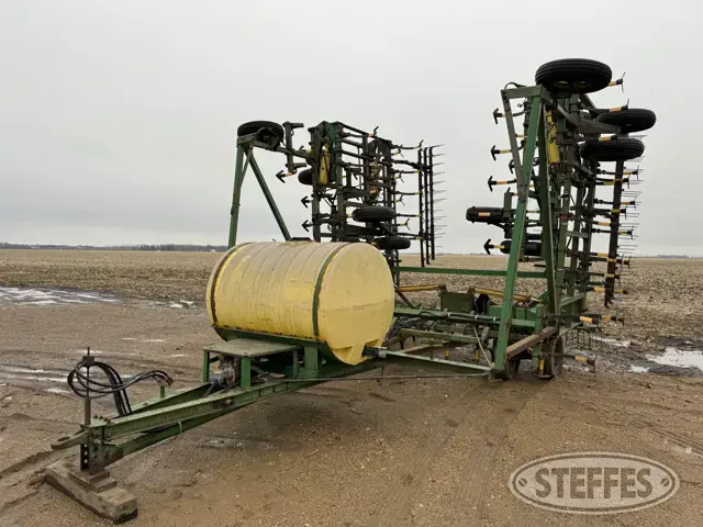 John Deere 1050
