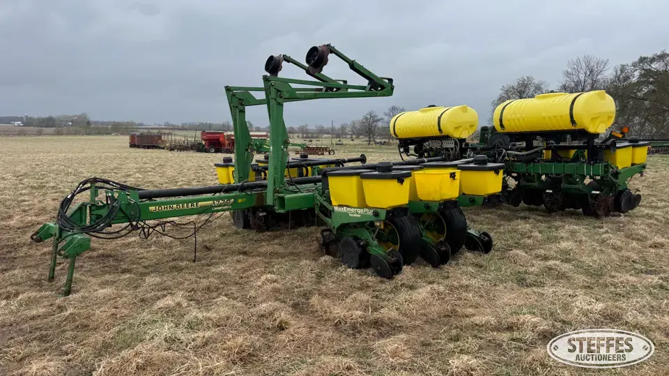 John Deere 1770 Conservation 12 or More Row Planter