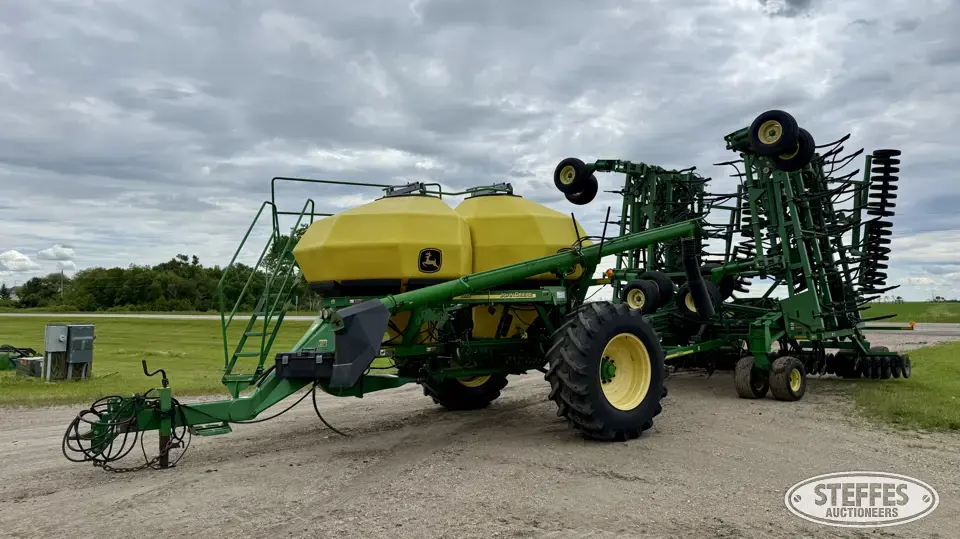 2003 John Deere 1820 Air Drills and Air Seeder