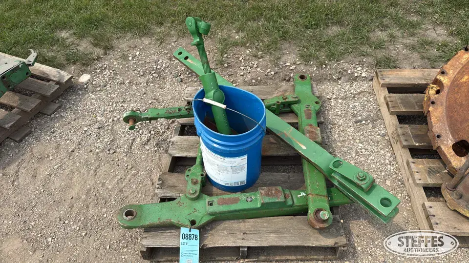 John Deere 3 pt. arms Tractor Part