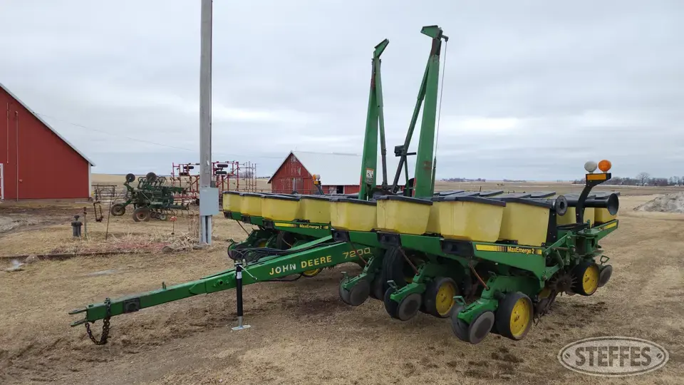 John Deere 7200 12 or More Row Planter