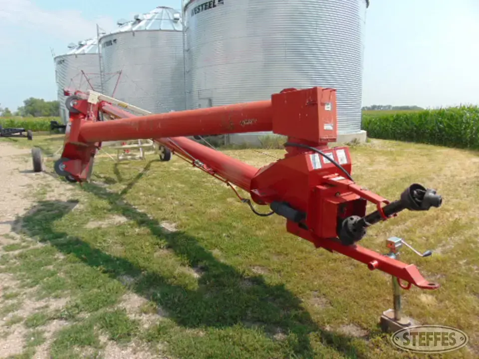 Buhler Farm King 1070 Swing Hopper Auger