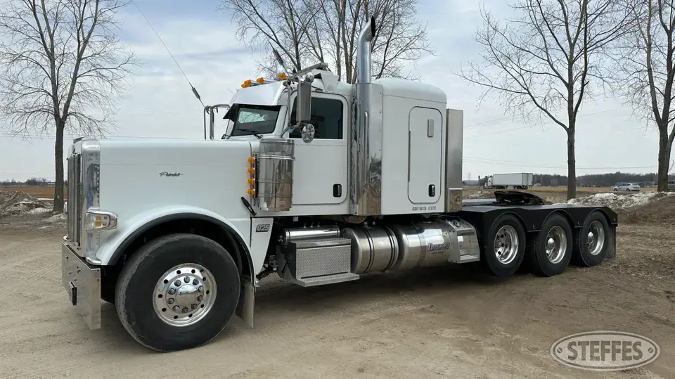 2014 Peterbilt 388 Conventional Truck with Sleeper
