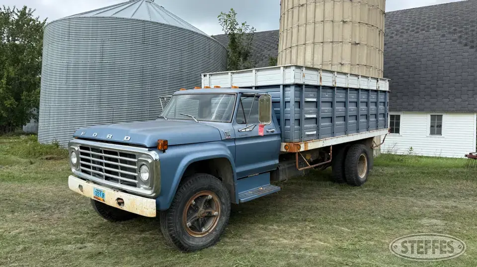 1979 Ford F700 Grain Truck